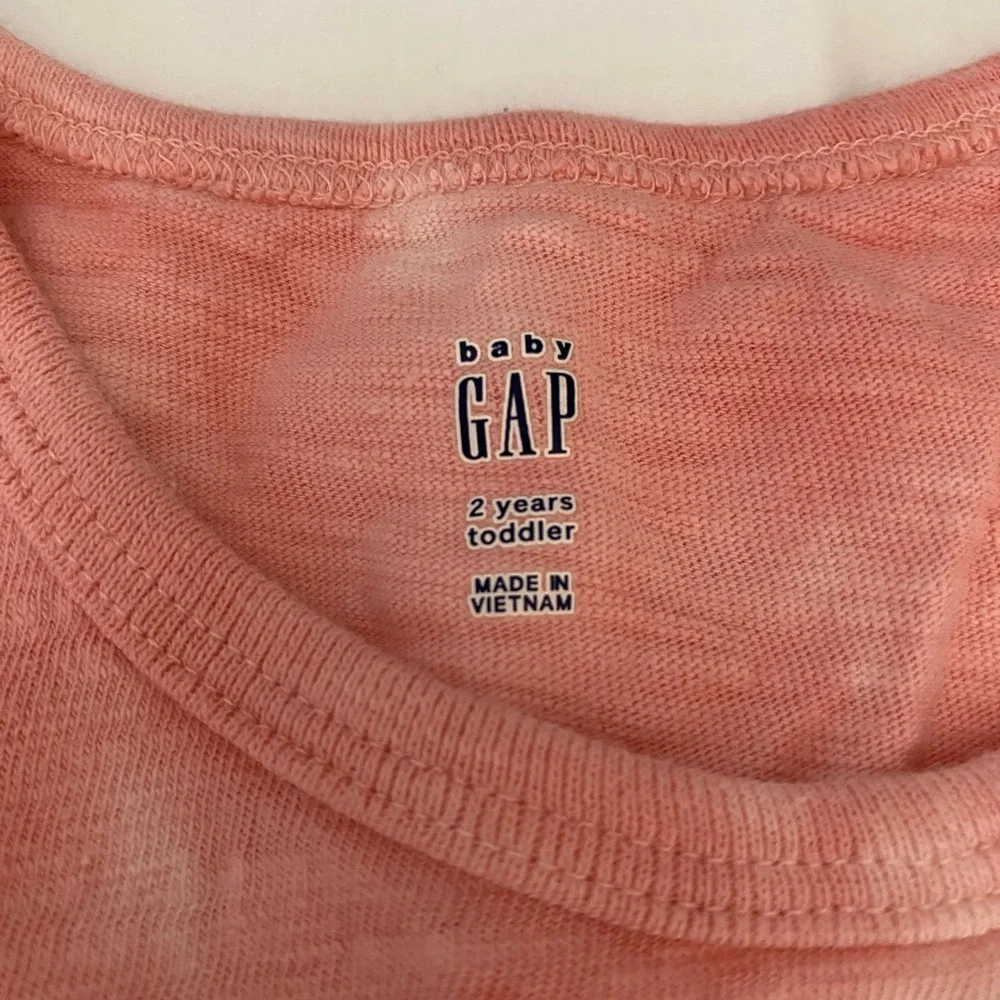 Bundle of 4 GAP toddler tank tops - size 2T